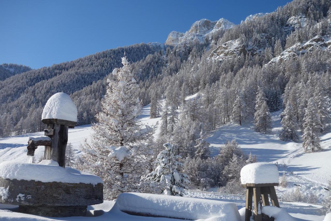 Skis Aux Pieds Dans Un Appartement Cosy Au Coeur Du Queyras Molines-en-Queyras Extérieur photo
